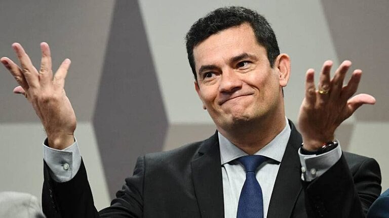 Sérgio Moro lidera corrida pelo governo do Paraná com até 36,6% das intenções de voto, segundo pesquisa Neokemp. Ex-juiz aparece à frente em todos os cenários e regiões.
