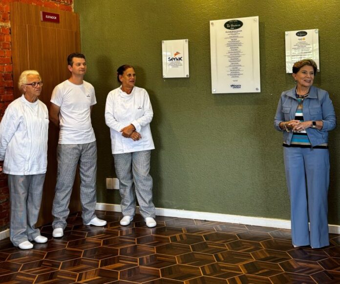 A Panificadora Escola Tia Nastácia completa um ano com mais de 140 alunos formados em Ponta Grossa. Projeto promove qualificação, inclusão produtiva e geração de renda.