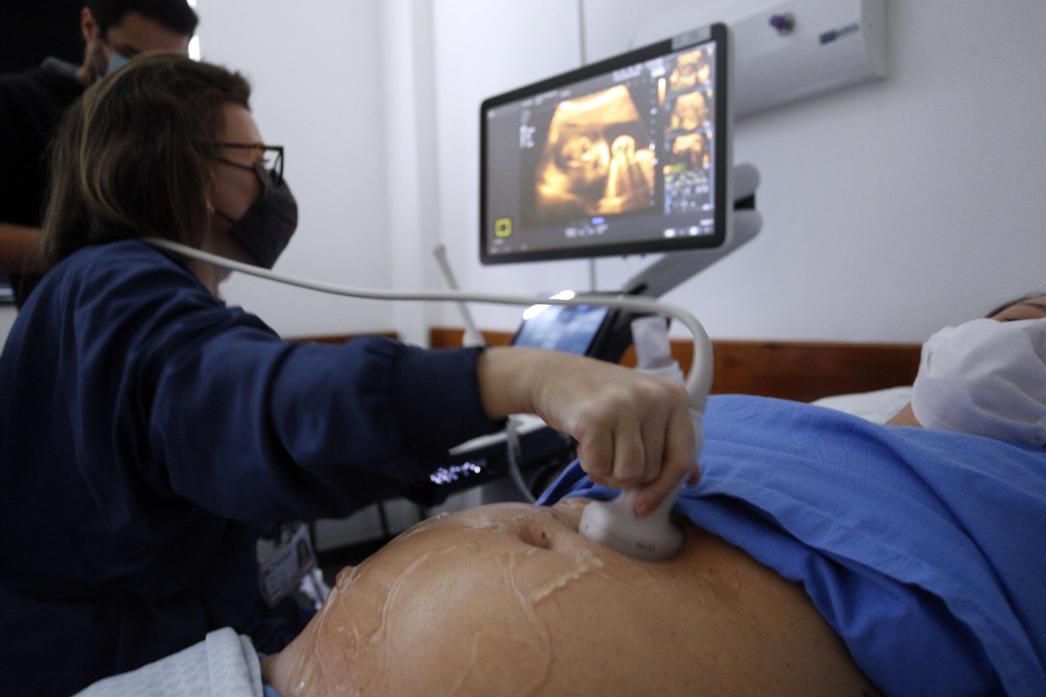 O Paraná cuida de mães e bebês com atenção especial no SUS, com destaque nacional no pré-natal e ampla rede de apoio à saúde da mulher, reforçada neste Dia das Mães.