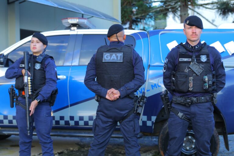 A prefeita Elizabeth Schmidt autorizou a convocação de 100 novos GCMs. Medida amplia patrulhamento e fortalece segurança pública em Ponta Grossa.