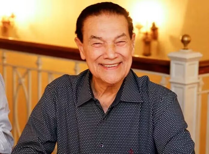 Divaldo Franco morre aos 98 anos e deixa legado de fé, caridade e ligação com Ponta Grossa. Referência no Espiritismo, ele fundou instituições e emocionou o público paranaense com palestras memoráveis.