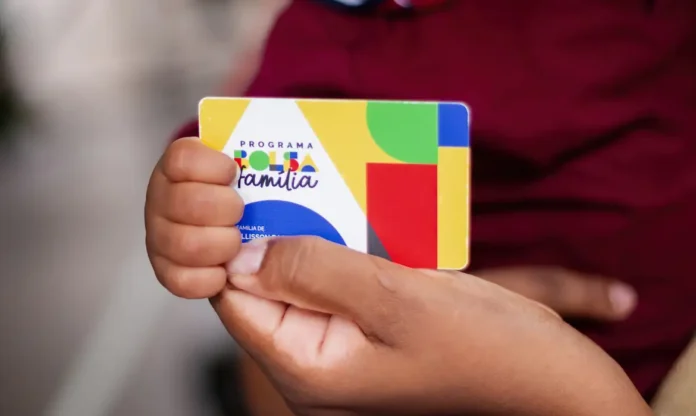 Regra de transição do Bolsa Família muda a partir de junho: prazo de permanência cai de 24 para 12 meses e novo limite de renda será fixado em R$ 706.