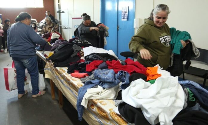 A campanha “PG Sem Frio” 2025 começa em Ponta Grossa com arrecadação de agasalhos, cobertores e calçados para pessoas em situação de vulnerabilidade.