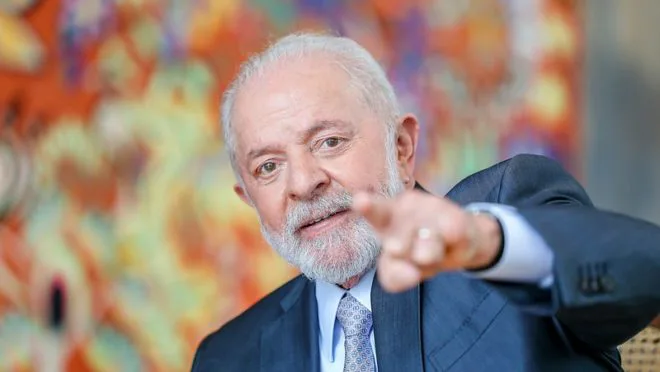 Meta descrição: Lula visita Ortigueira para oficializar assentamento de 440 famílias no Maila Sabrina. Comunidade celebra conquista histórica após 22 anos de luta.