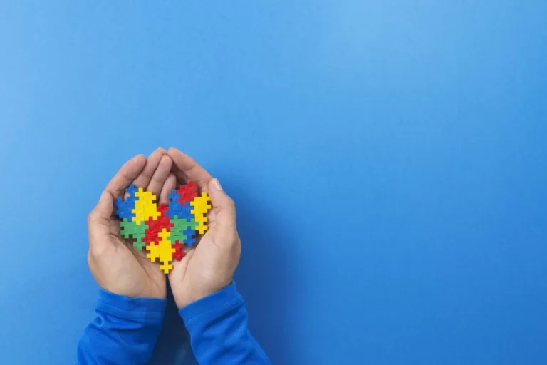 O Governo do Paraná fortalece a nutrição inclusiva para estudantes com autismo, garantindo orientação nutricional e acolhimento nas escolas estaduais.