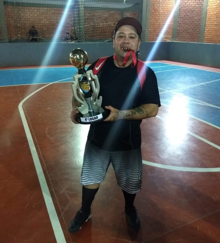 A morte de Tiago de Morais gerou grande comoção em Ponta Grossa. O motoboy de 41 anos faleceu após um infarto e será sepultado nesta quinta-feira (29).