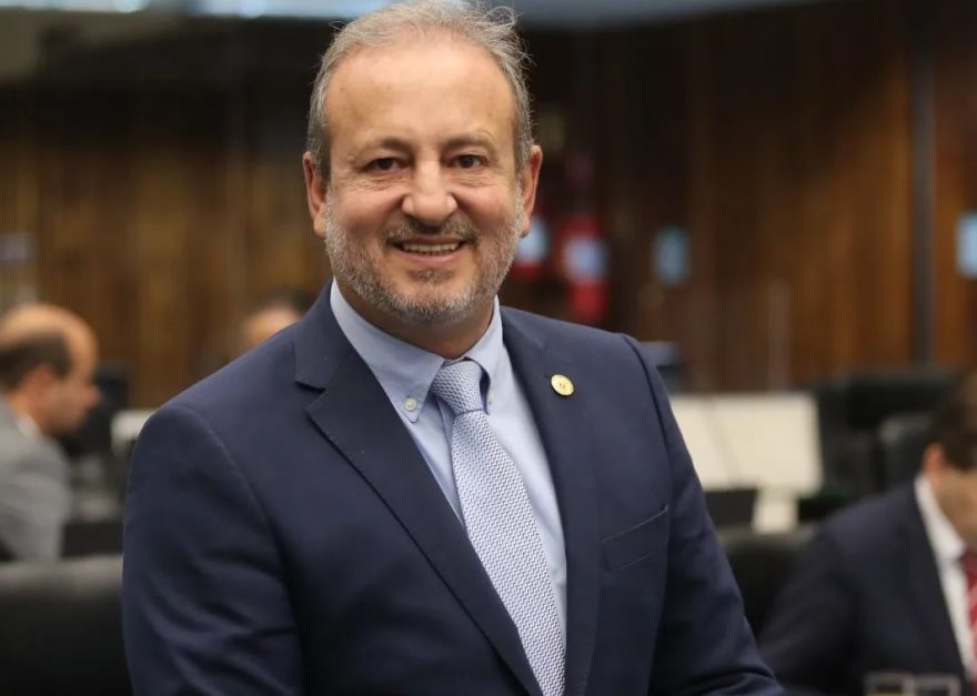 Telêmaco Borba recebe R$ 450 mil viabilizados por Moacyr Fadel para aquisição de micro-ônibus