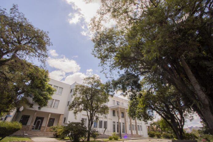 UEPG é número 1 do Paraná em parcerias para o desenvolvimento sustentável, segundo ranking global da THE, e sobe posições entre universidades brasileiras avaliadas.