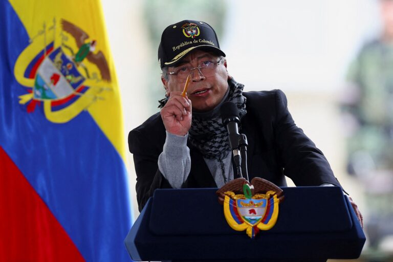 Governo colombiano anuncia reforço militar na fronteira com a Venezuela
