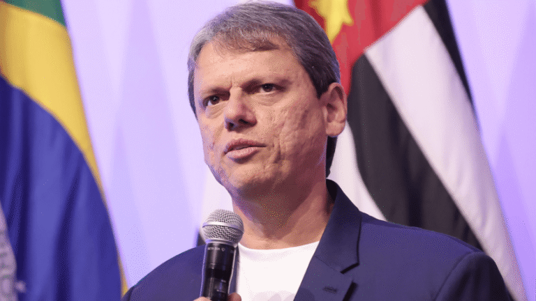 Tarcísio celebra ação integrada contra esquema do PCC no setor de combustíveis