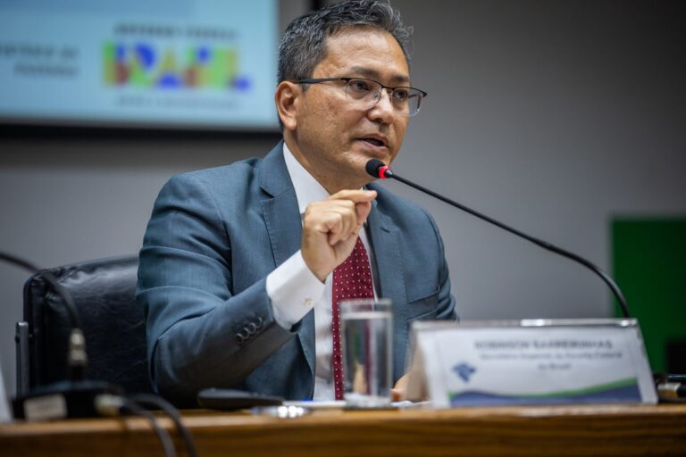 Fake news sobre Pix e brechas em fintechs ampliaram rotas financeiras do crime
