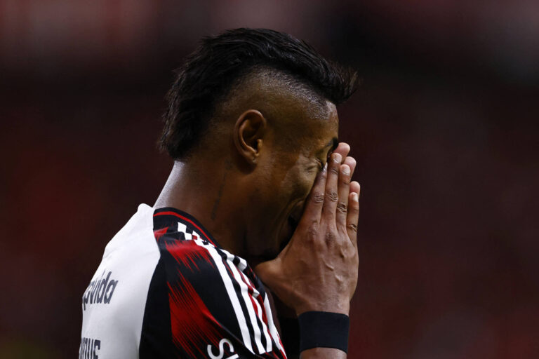 Bruno Henrique é suspenso por 12 partidas após acusação de manipulação