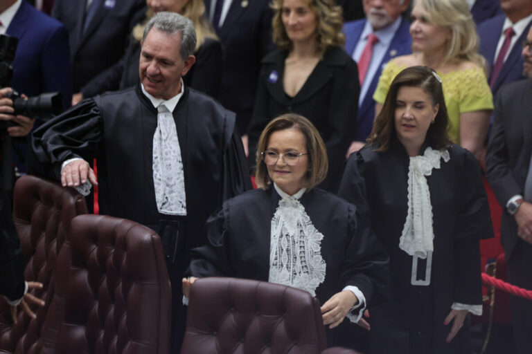 Marluce Caldas e Carlos Brandão assumem cargos de ministros do STJ