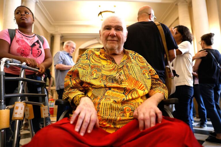 Silvio Tendler, cineasta brasileiro, morre aos 75 anos