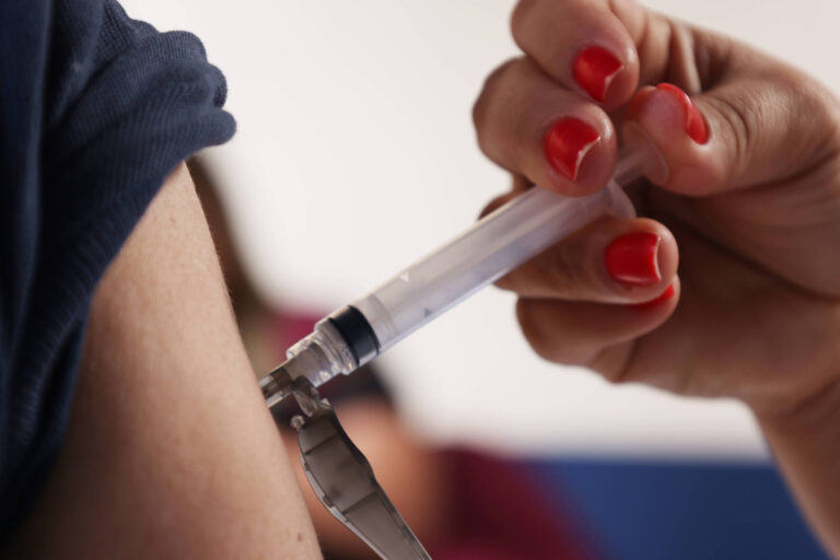 Vacina contra bronquiolite será disponibilizada no SUS em dezembro