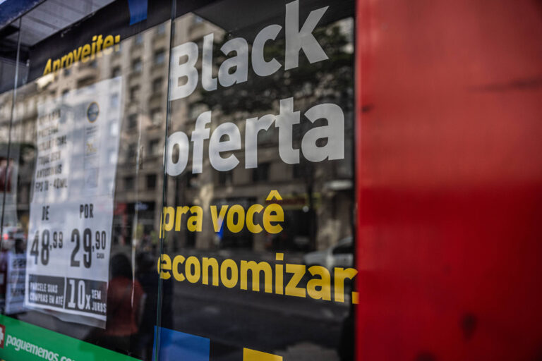 Golpes online na Black Friday: como a inteligência artificial é usada para fraudes