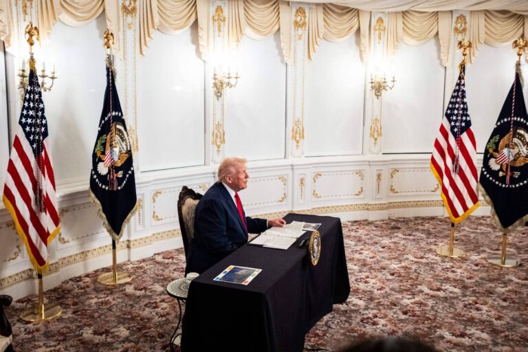 Conversa entre Trump e Maduro ocorre em meio à tensão militar no Caribe