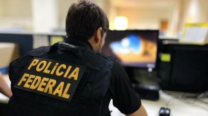 Confusão com celular leva homem a ser retirado de voo pela Polícia Federal