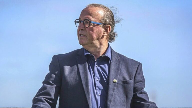 Proposta de retirar homenagem a Follador gera polêmica no Coritiba