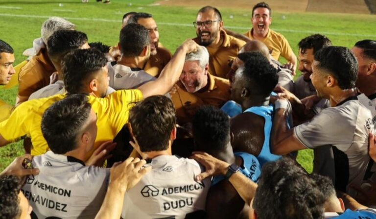 Odair Hellmann transforma o Athletico e conquista acesso na Série B