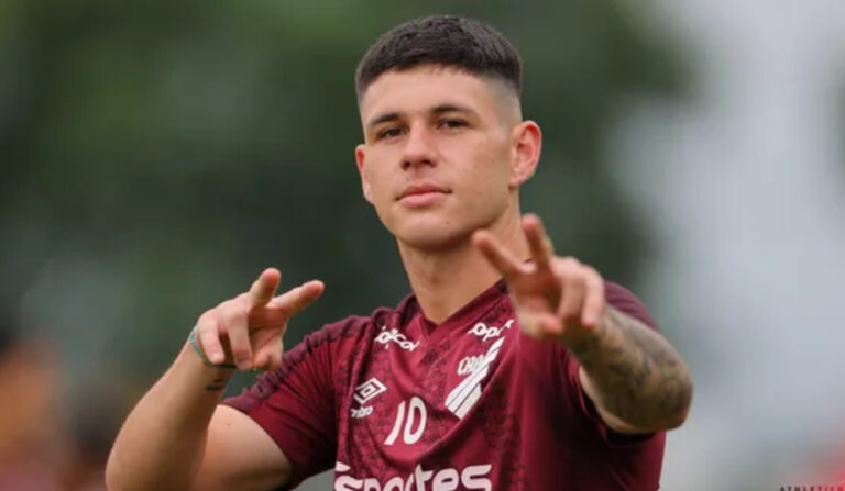 Odair critica atribuição de mérito a Alex por desempenho de Zapelli no Athletico