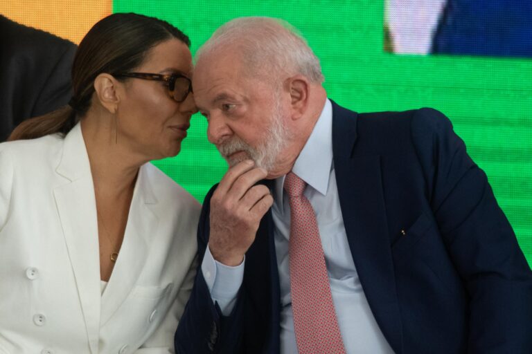 Lula expressa pesar pela morte de Mãe Carmen de Oxaguian