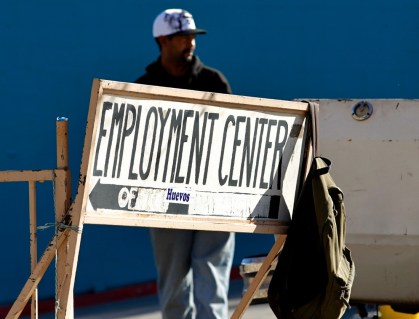 Desemprego nos EUA atinge 4,6% e pressiona juros do Fed