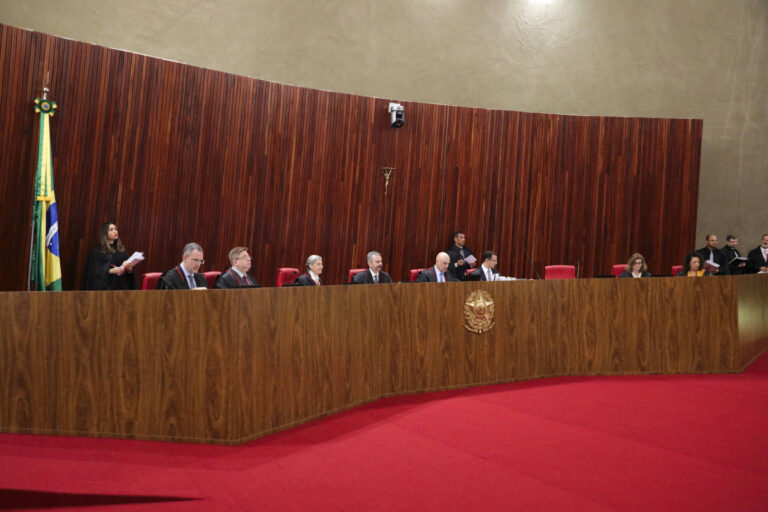 TSE com processos pendentes e consequências para 2026