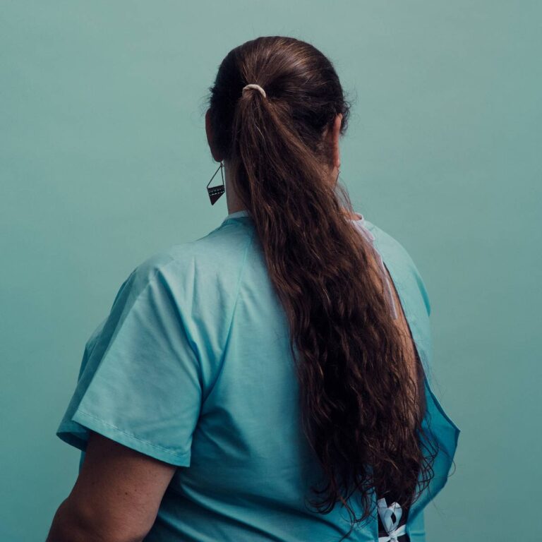 Dores femininas em cesáreas: um olhar crítico sobre a medicina
