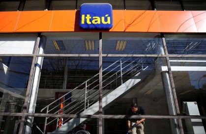 Ações do Itaú avançam com anúncio de bonificações em 2025