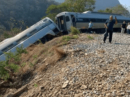 Acidente ferroviário no México: 13 mortos e 98 feridos