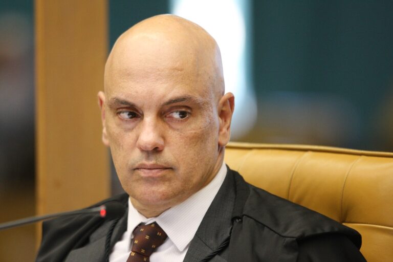 Moraes usa fuga de Ramagem e Vasques para prisões domiciliares