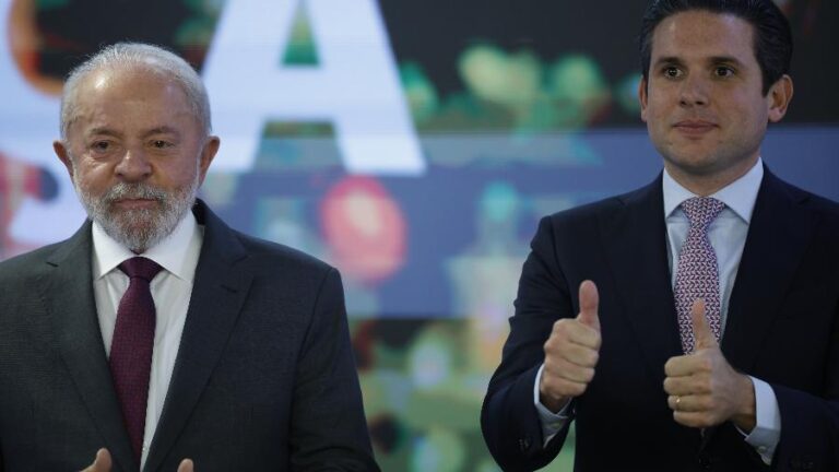 Indecisão de Motta gera preocupação em Lula sobre 2026