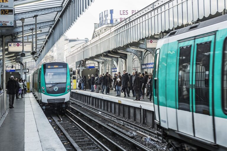 Agressor de mulheres no metrô de Paris já tinha histórico criminal
