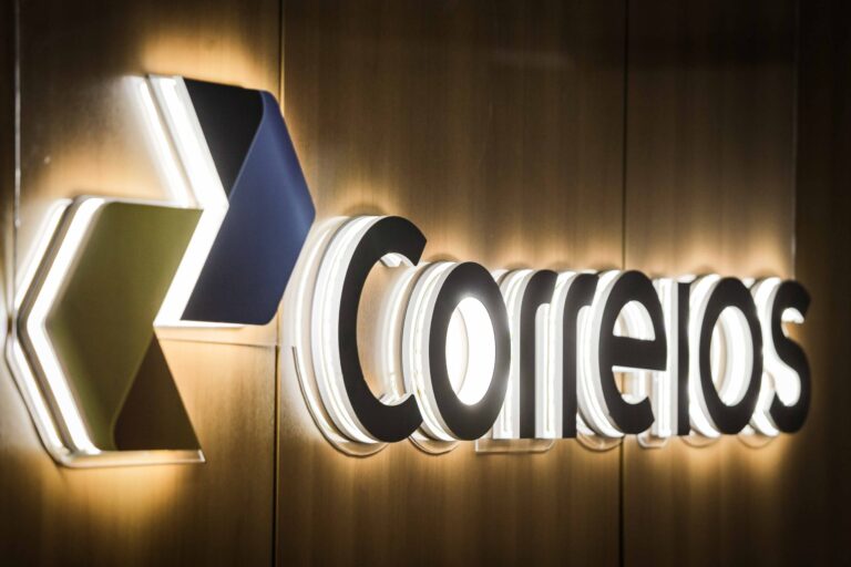 PDV dos Correios: plano para demitir 15 mil funcionários em 2026
