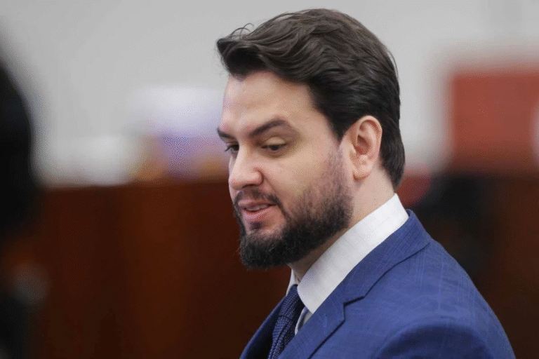 Moraes Exige Defesa de Filipe Martins sobre Uso do LinkedIn