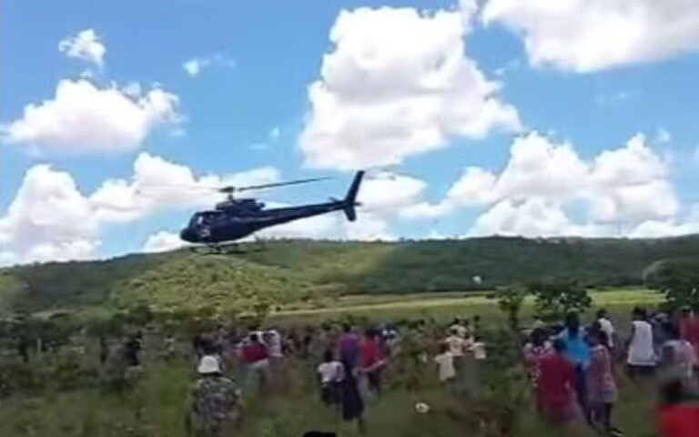 Distribuição de carnes a partir de helicóptero em Goiás gera polêmica