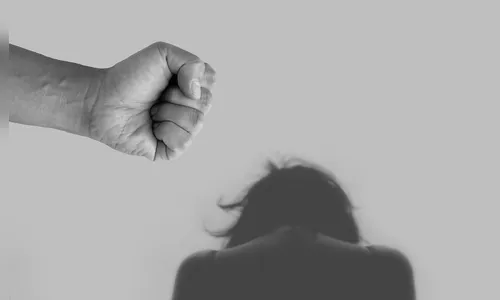Violência em festa de casamento: ex-companheiro agride mulher