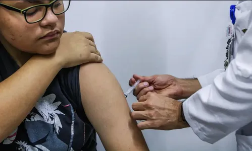 Vacinação contra HPV: jovens de 15 a 19 anos têm prazo até 2026
