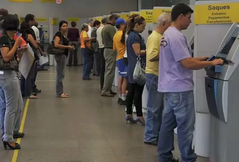 Horários dos bancos no fim de ano: fique atento às datas