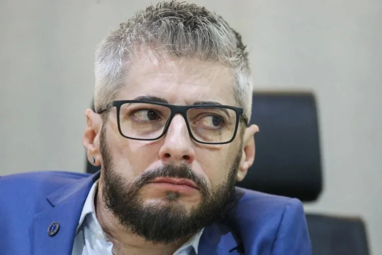 Ministro exonera secretário da Previdência após prisão pela PF