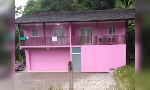 Ataque brutal em casa noturna: pedreiro agride gerente com martelo