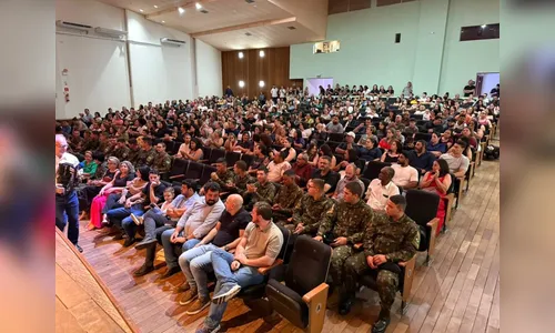 Apucarana entrega certificados de qualificação profissional em 2025