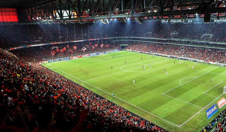 Athletico deve indenizar torcedores por mudança de setor na Arena