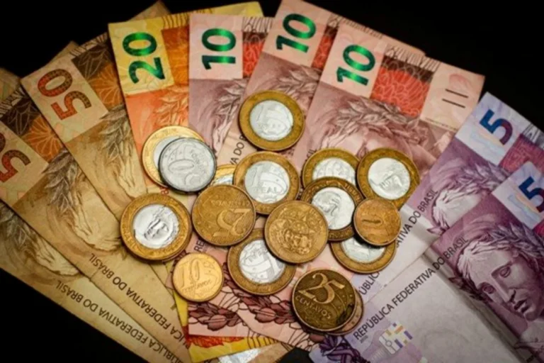 O que fazer se o 13º salário de 2025 não cair até sexta-feira?