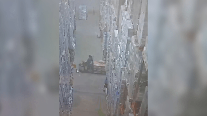 Acidente com empilhadeira em SP: toneladas de congelados caem sobre operador