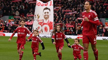 Homenagem emocionante a Diogo Jota no Liverpool e Wolverhampton
