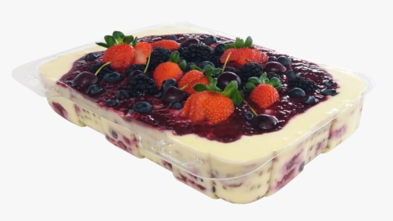 Edição especial de pavês para o Natal com pistache e frutas vermelhas