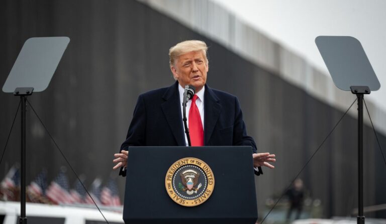 Trump afirma que Venezuela está cercada por forças armadas
