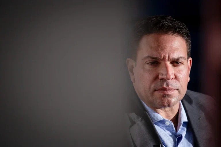 Renúncia de Ramagem gera especulações sobre asilo político